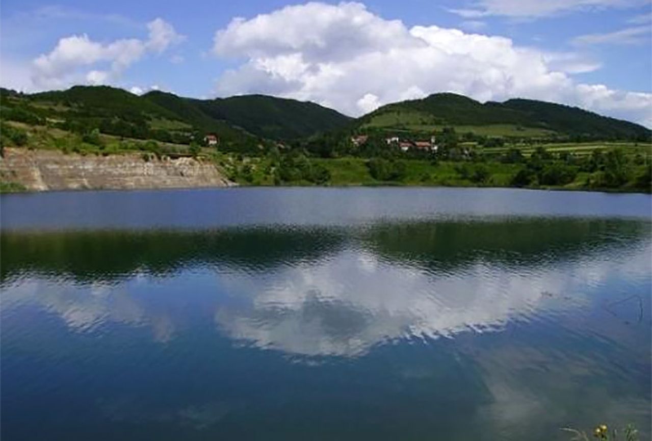 Drugo samoubojstvo u dva dana: Pronađeno tijelo žene u jezeru kod Bugojna