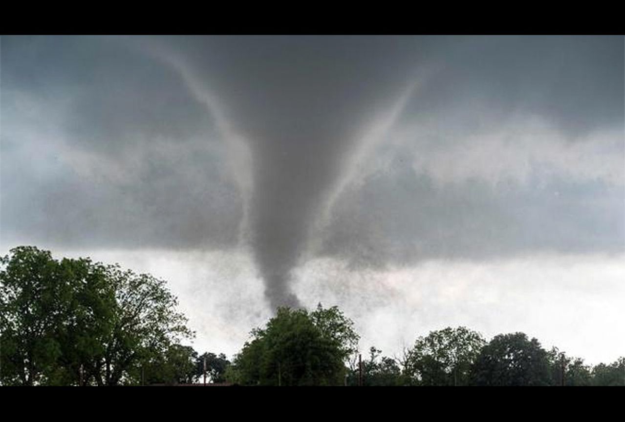 SAD - Tornado pogodio grad u Teksasu, ima mrtvih i ozlijeđenih