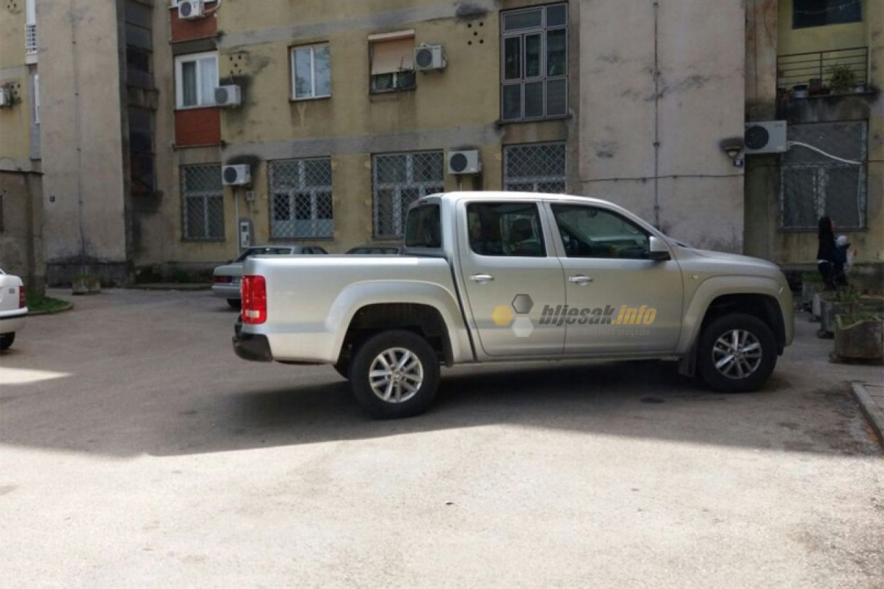 Čapljina: Službenik katastra džipom zauzeo stanarima parking i otišao na produženi vikend