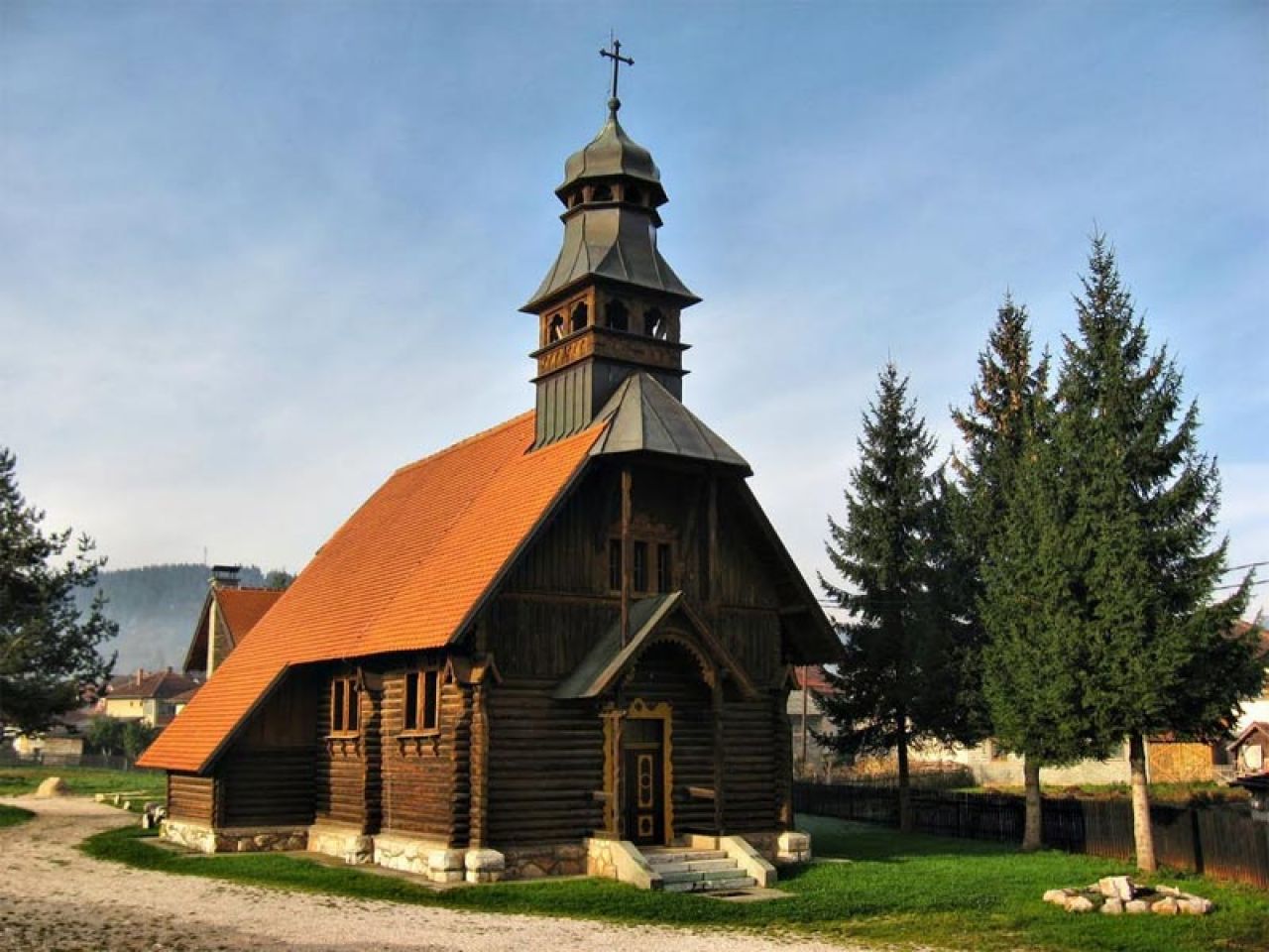 I to je BiH: Drvena crkva netaknuta preživjela tri rata