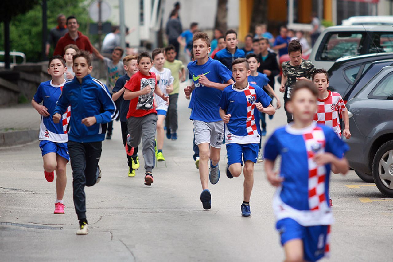 Oko 200 učenika sudjelovalo na Uličnim utrkama u Širokom Brijegu
