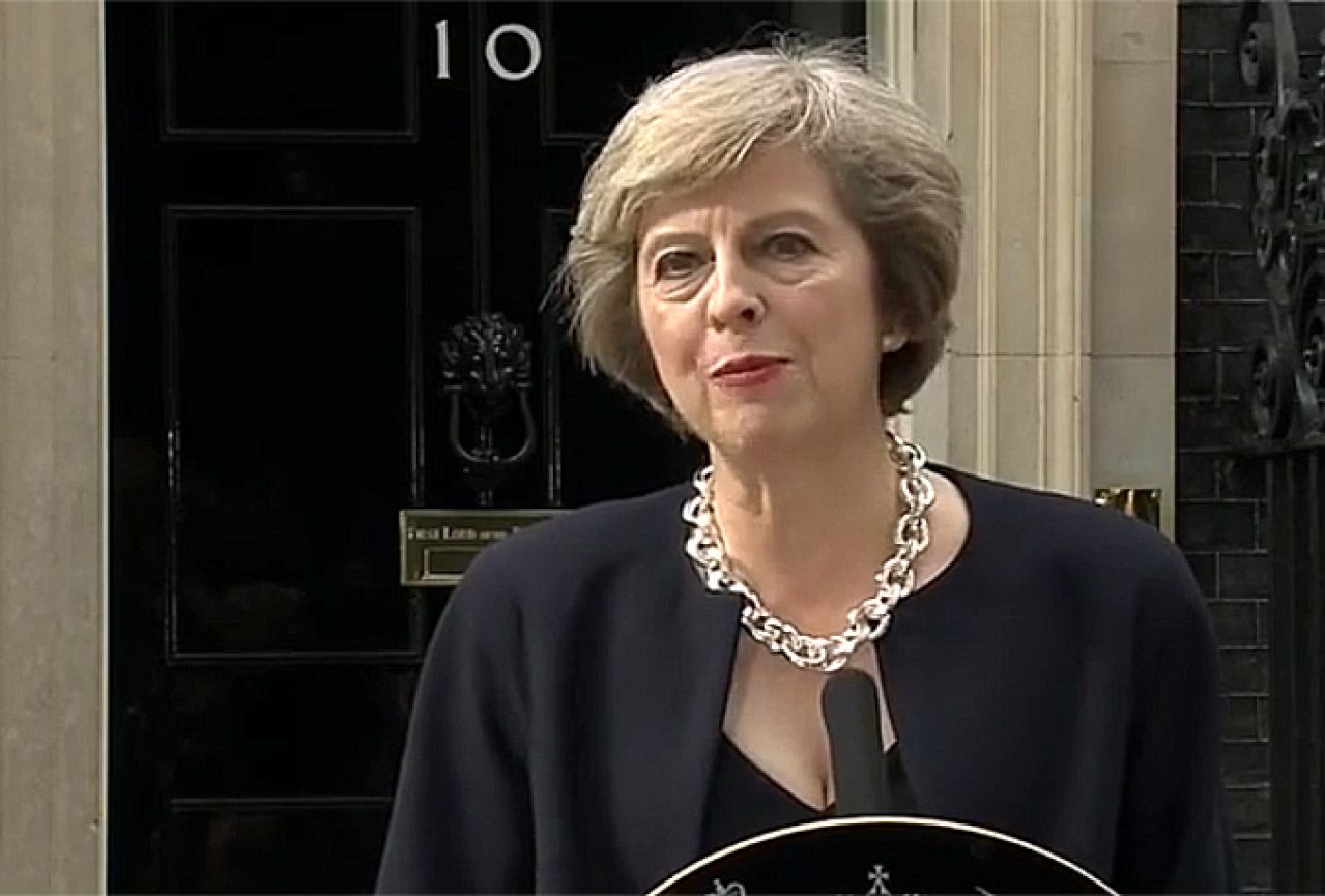 May optužila EU da pokušava utjecati na izbore u Velikoj Britaniji