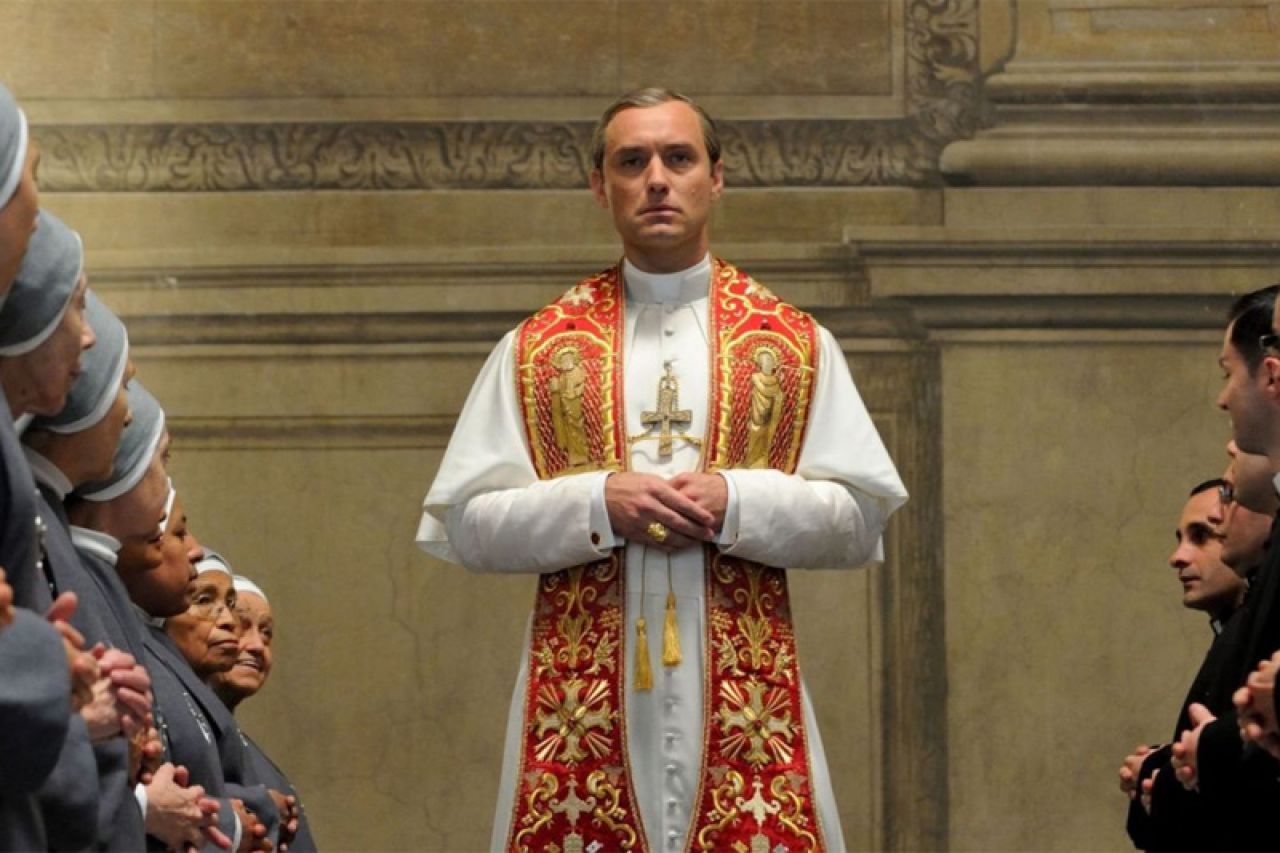 ''Mladi papa'' Jude Law divi se velikodušnosti pape Franje