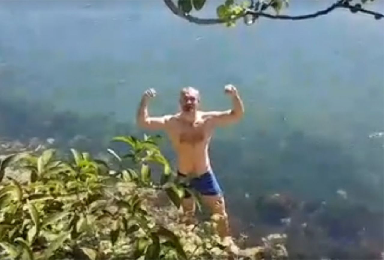 VIDEO | Tomislav Dolušić zaplivao u ledenoj Neretvi i otvorio sezonu kupanja