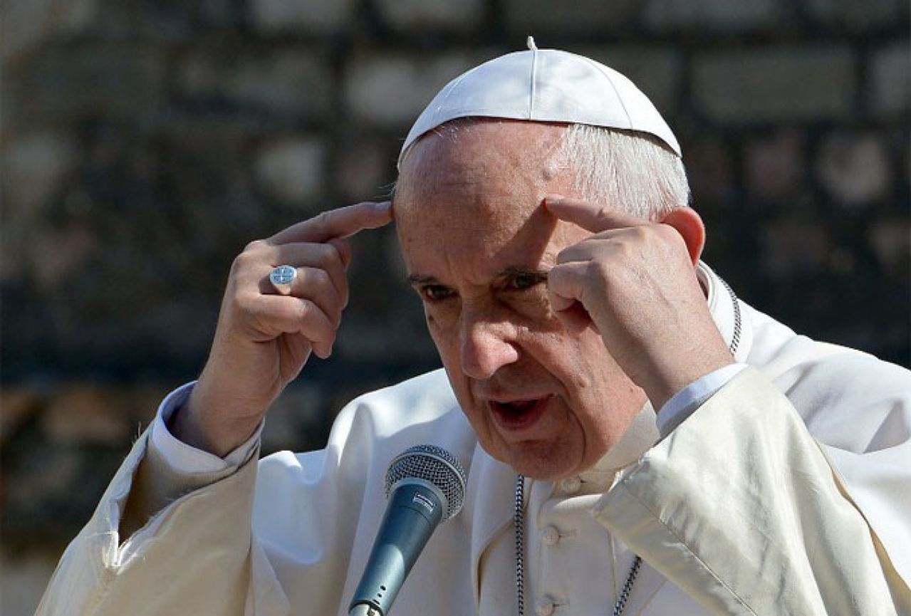 Papa Franjo se srami izraza "majka svih bombi"