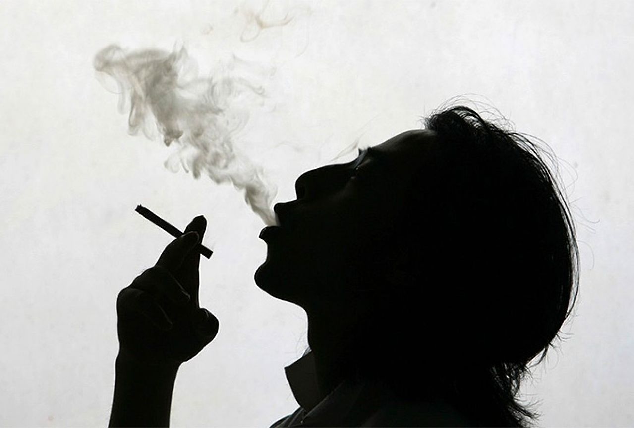 Redovni i povremeni pušači izloženi istom riziku