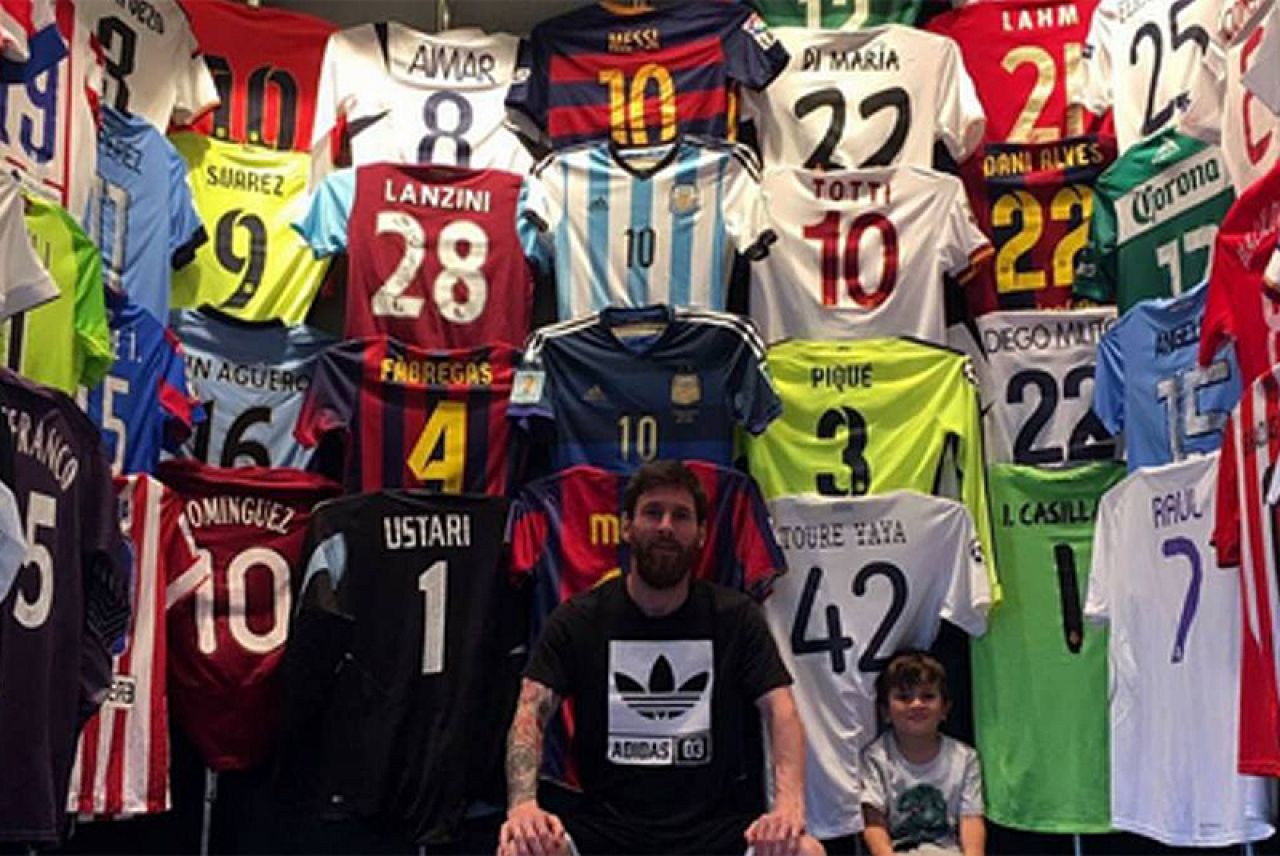 Leo Messi izložio svoju kolekciju nogometnih dresova