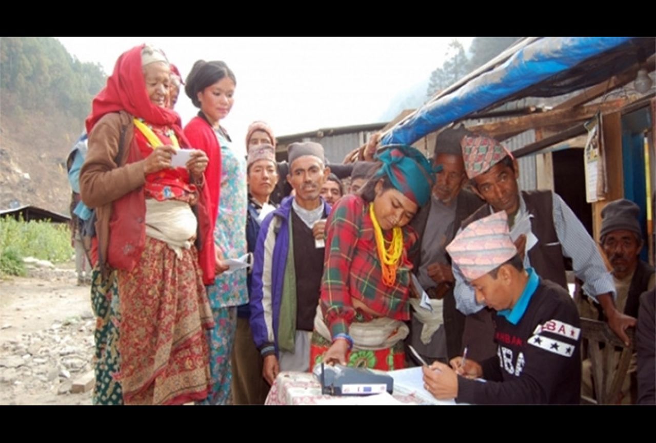 Nepal održava prve lokalne izbore u 20 godina, građani biraju između 50.000 kandidata