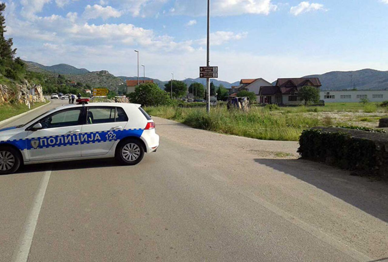 Tragedija u Trebinju: Maturanti autom sletjeli s ceste, jedan poginuo