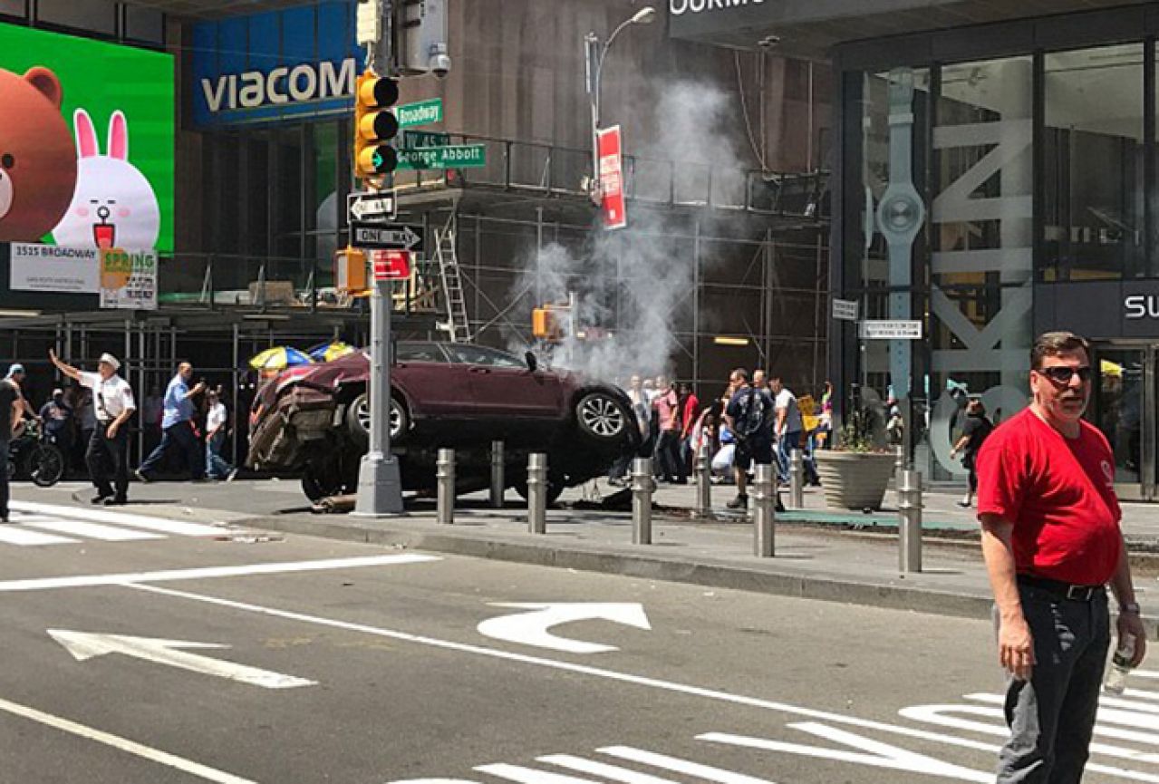 New York: Autom među pješake, jedna osoba mrtva i 23 ozlijeđenih