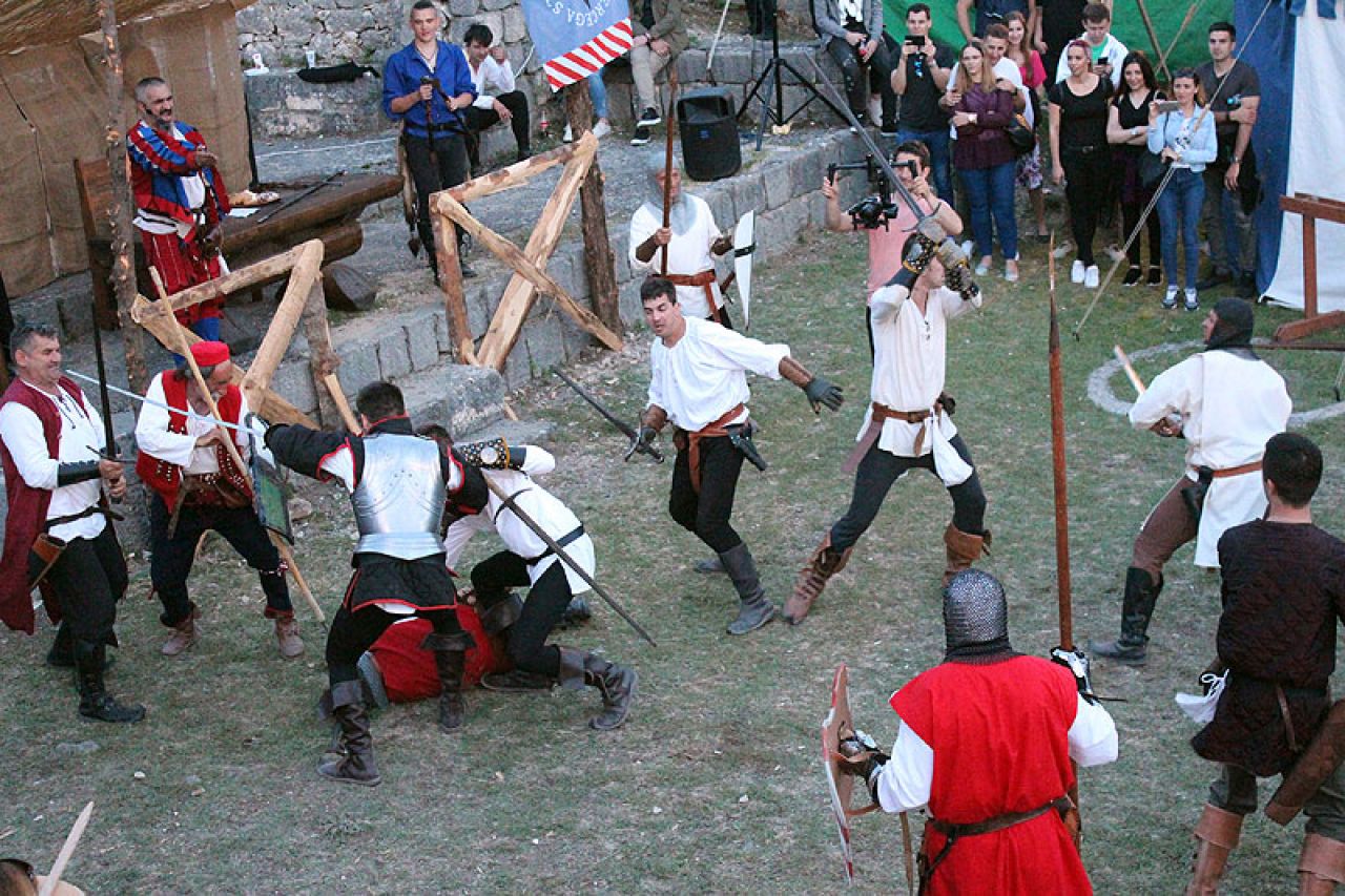 Stolac zaposjeli vitezovi i srednjovjekovni ratnici