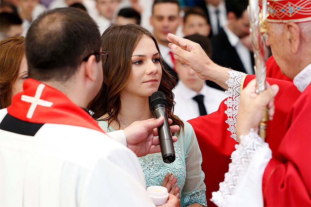 Biskup Perić podijelio sakrament krizme u župi Rudnik-Orlac