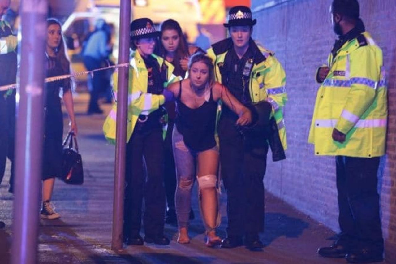 Teroristički napad u Manchesteru: U eksploziji na koncertu 22 mrtvih
