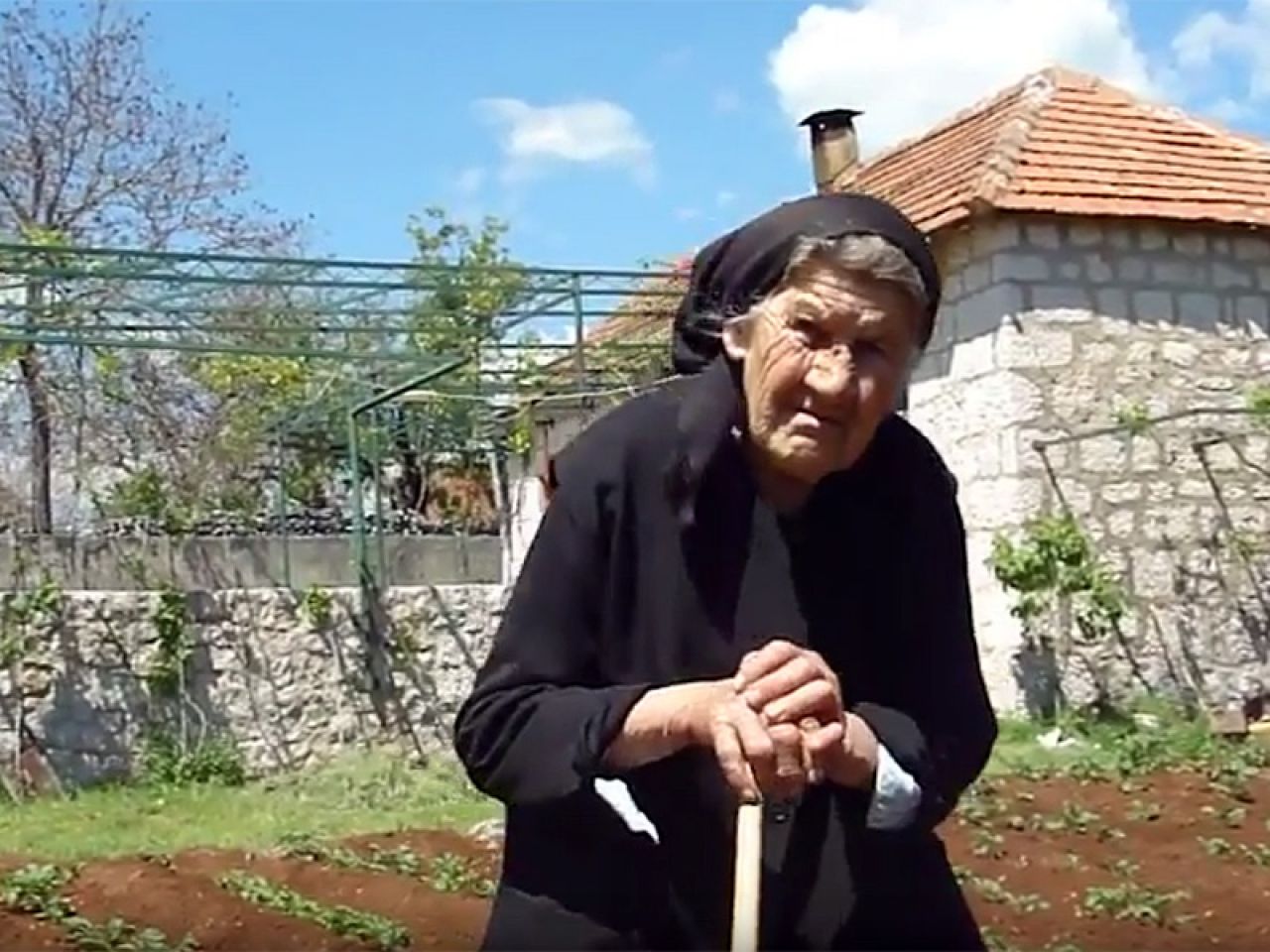 Baka Iva iz Posušja s 95 godina živi po geslu 'Radi, moli, voli'