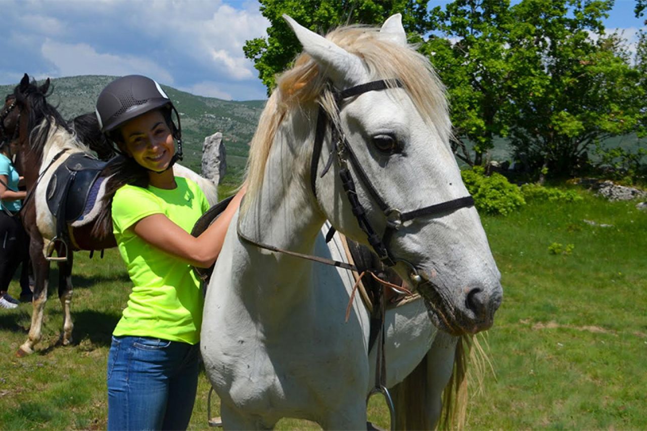 Konjički klub Mostar – istinski užitak jahanja u prirodi