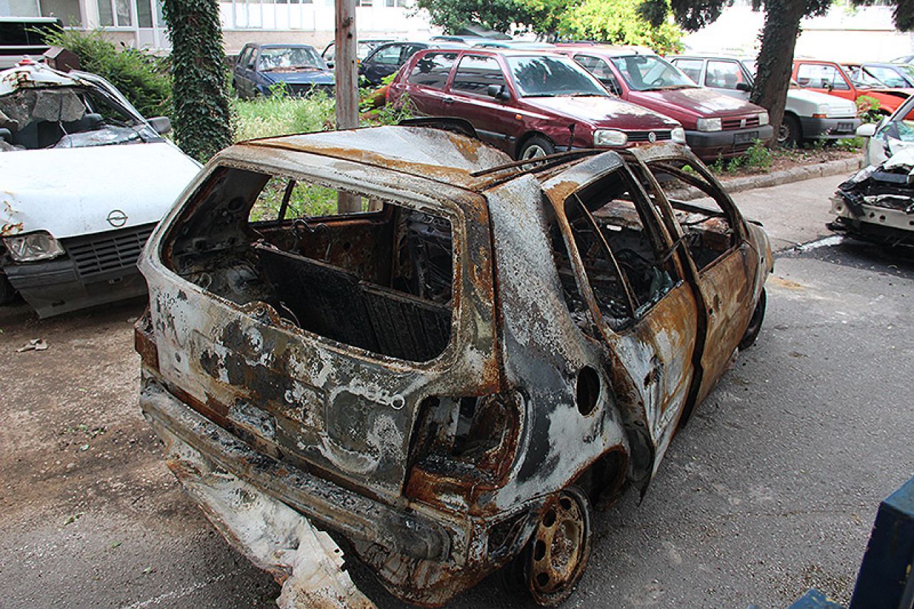 Mostar: Izgorio još jedan automobil