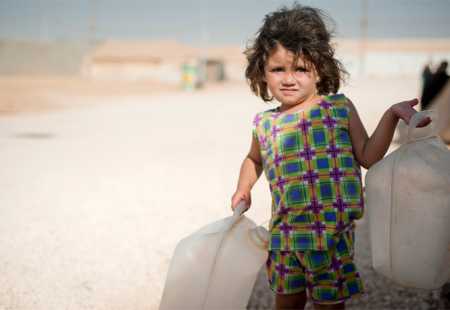 https://storage.bljesak.info/article/199858/450x310/sirija-djevojcica-pomoc.jpg