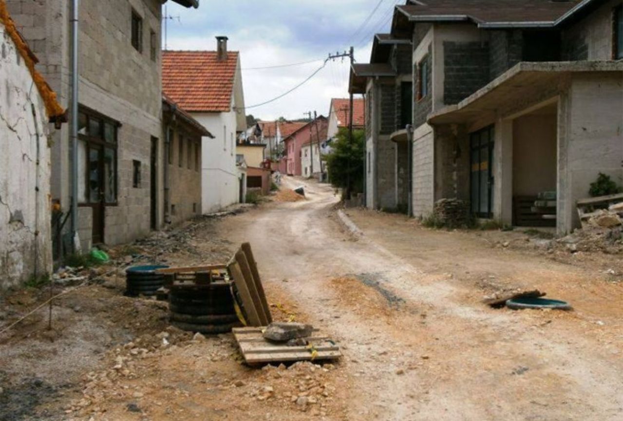 Tomislavgrad: Pola milijuna KM za asfaltiranje cesta i izgradnju kanalizacije