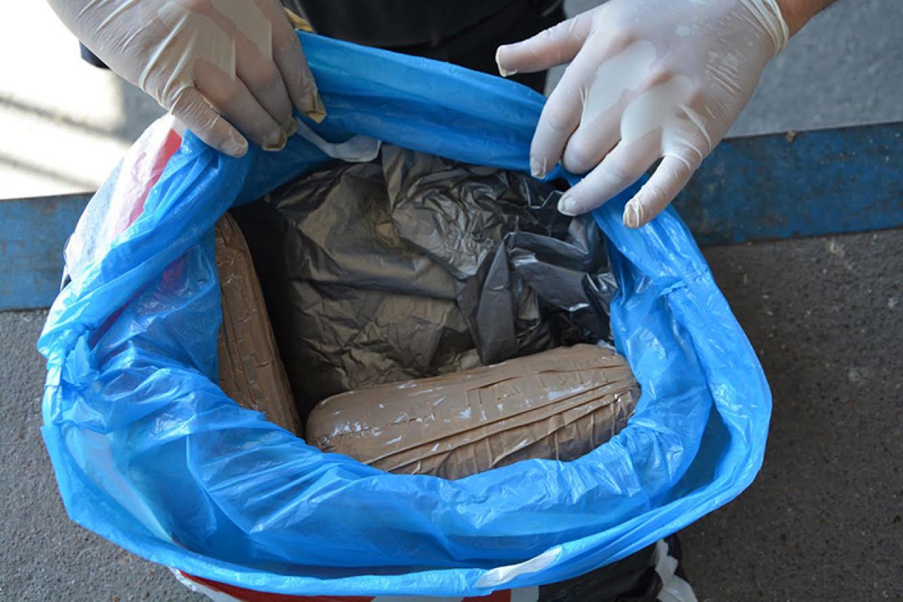 Graničari u kamionu pronašli 22 kilograma droge