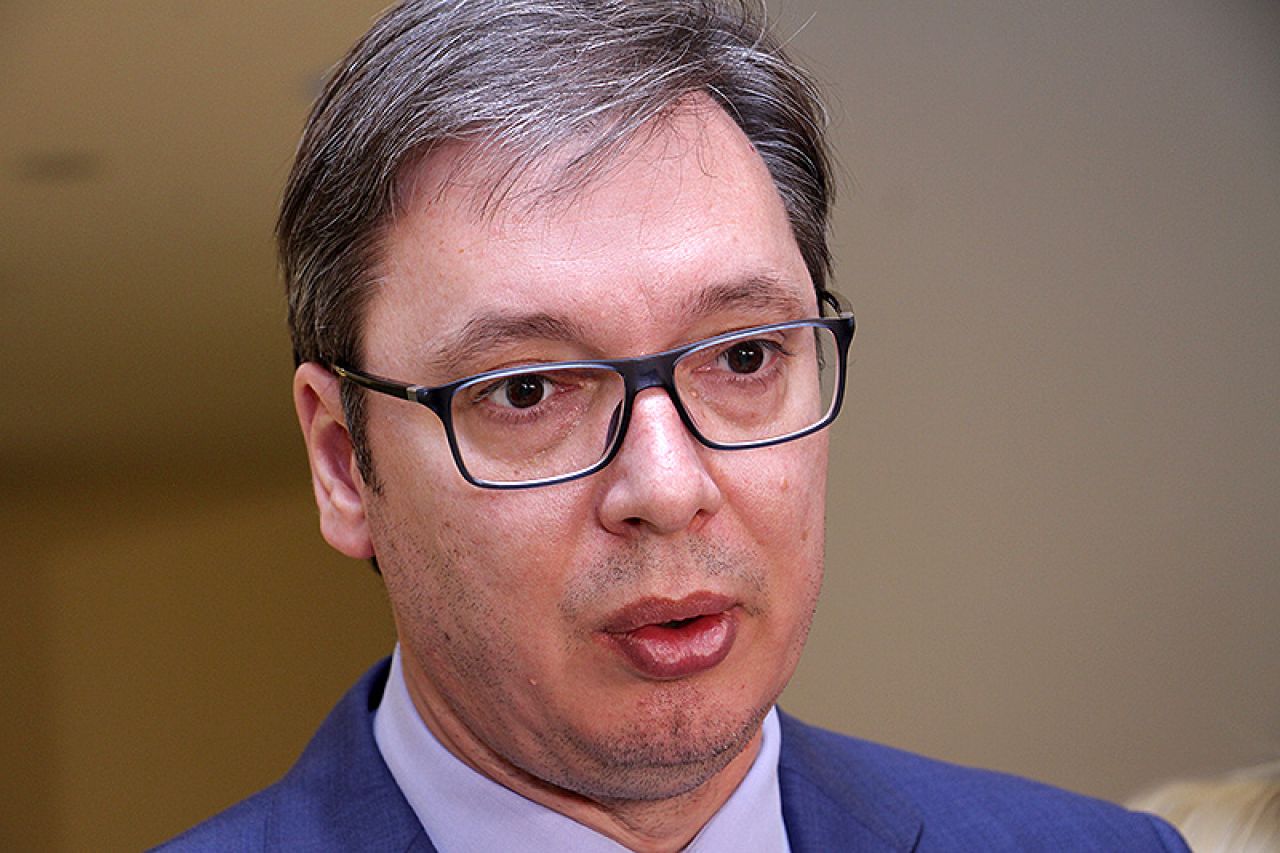 Vučić podnio ostavku na mjesto predsjednika Vlade