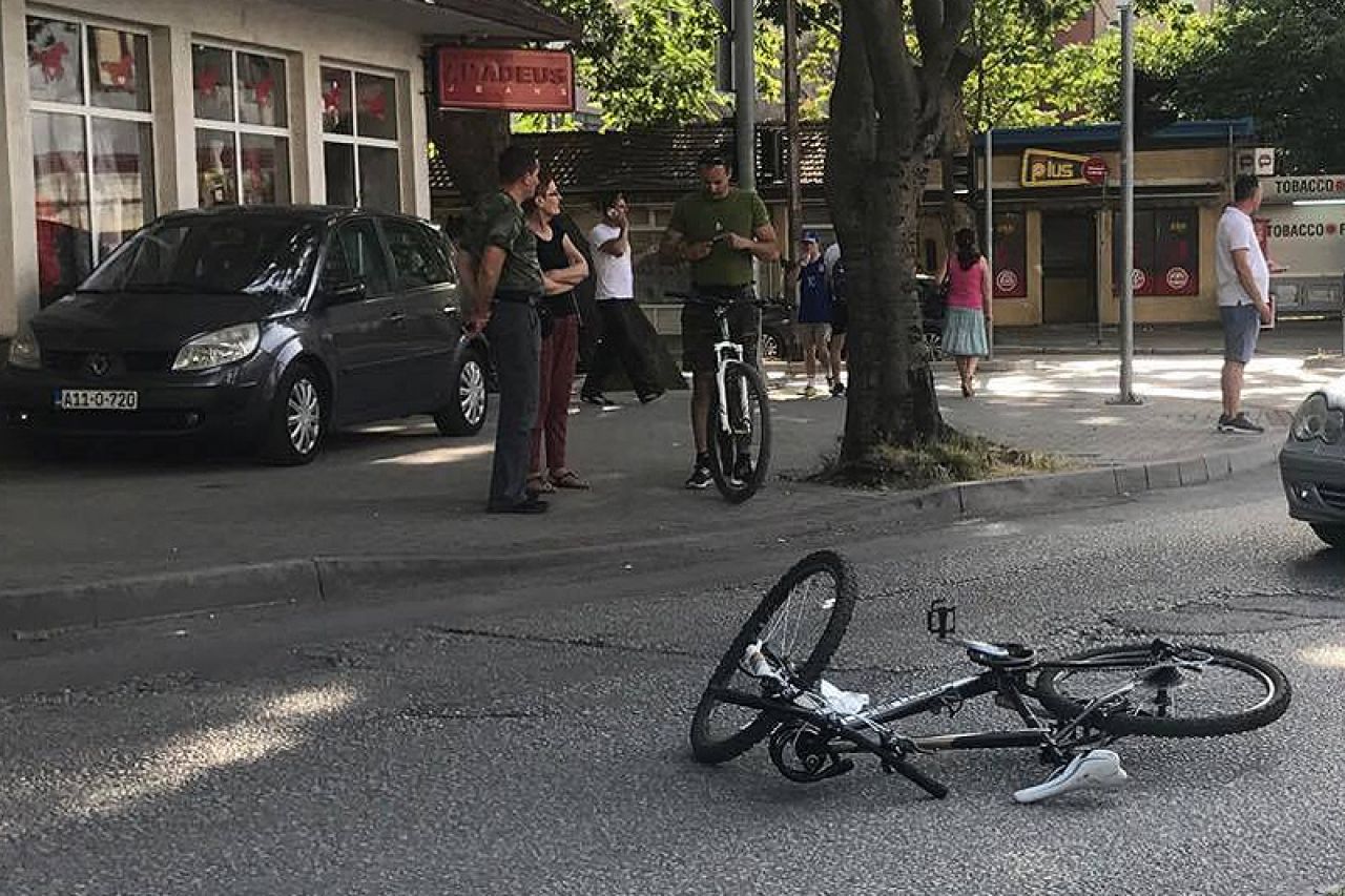 Mostar: Automobil udario biciklistu