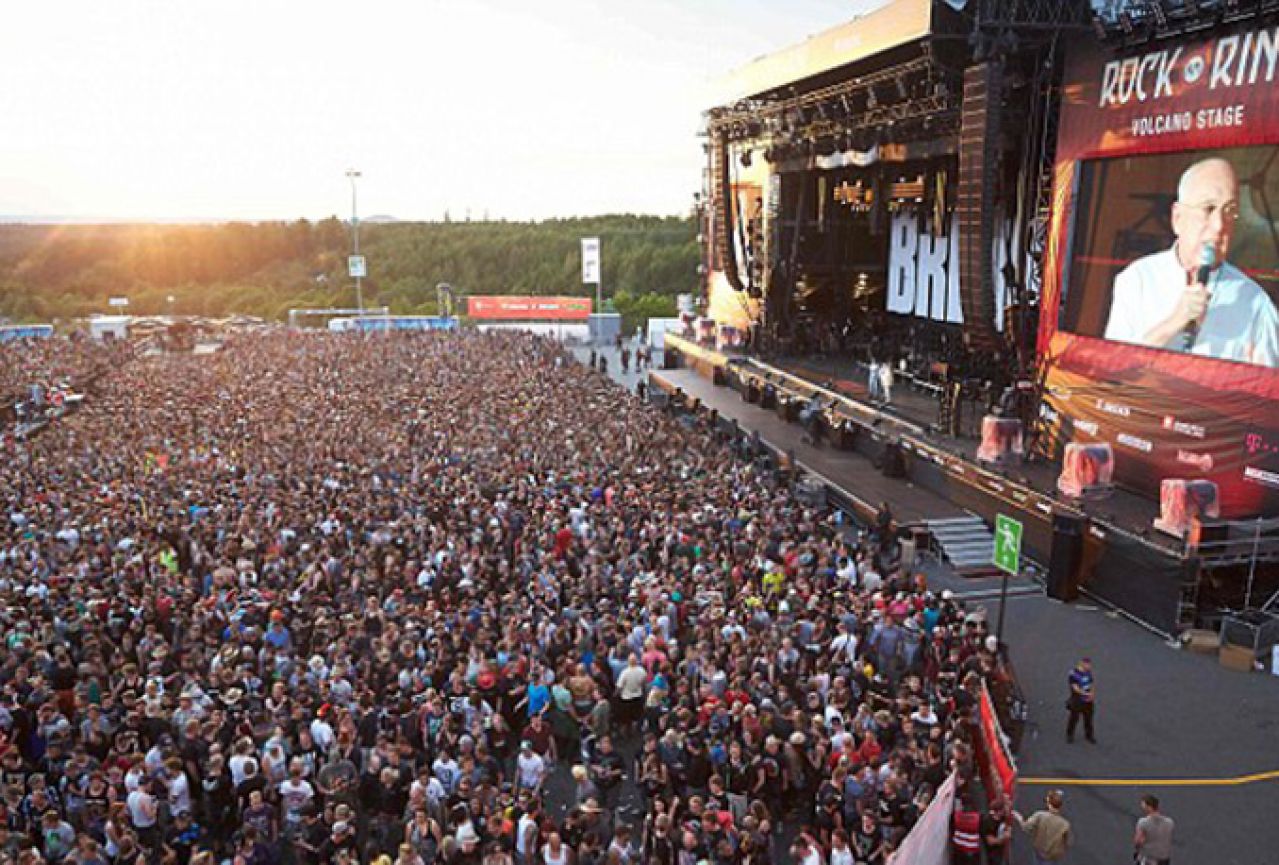 S rock festivala evakuirano desetine tisuća posjetitelja