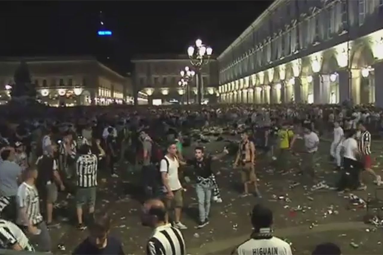 VIDEO | 1.400 ozlijeđenih u stampedu na prijenosu finala Lige prvaka u Torinu