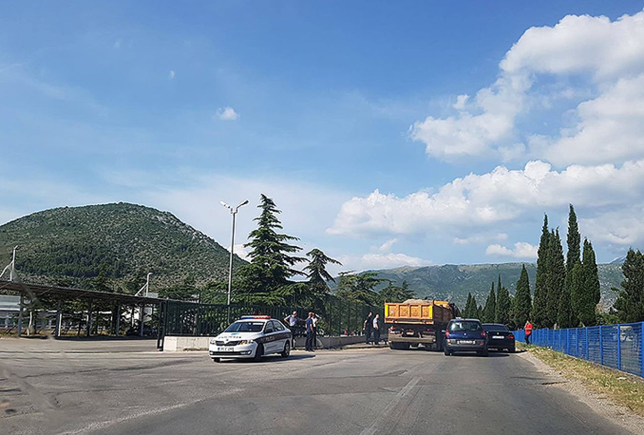 Mostar: Sudar BMW-a i Renaulta