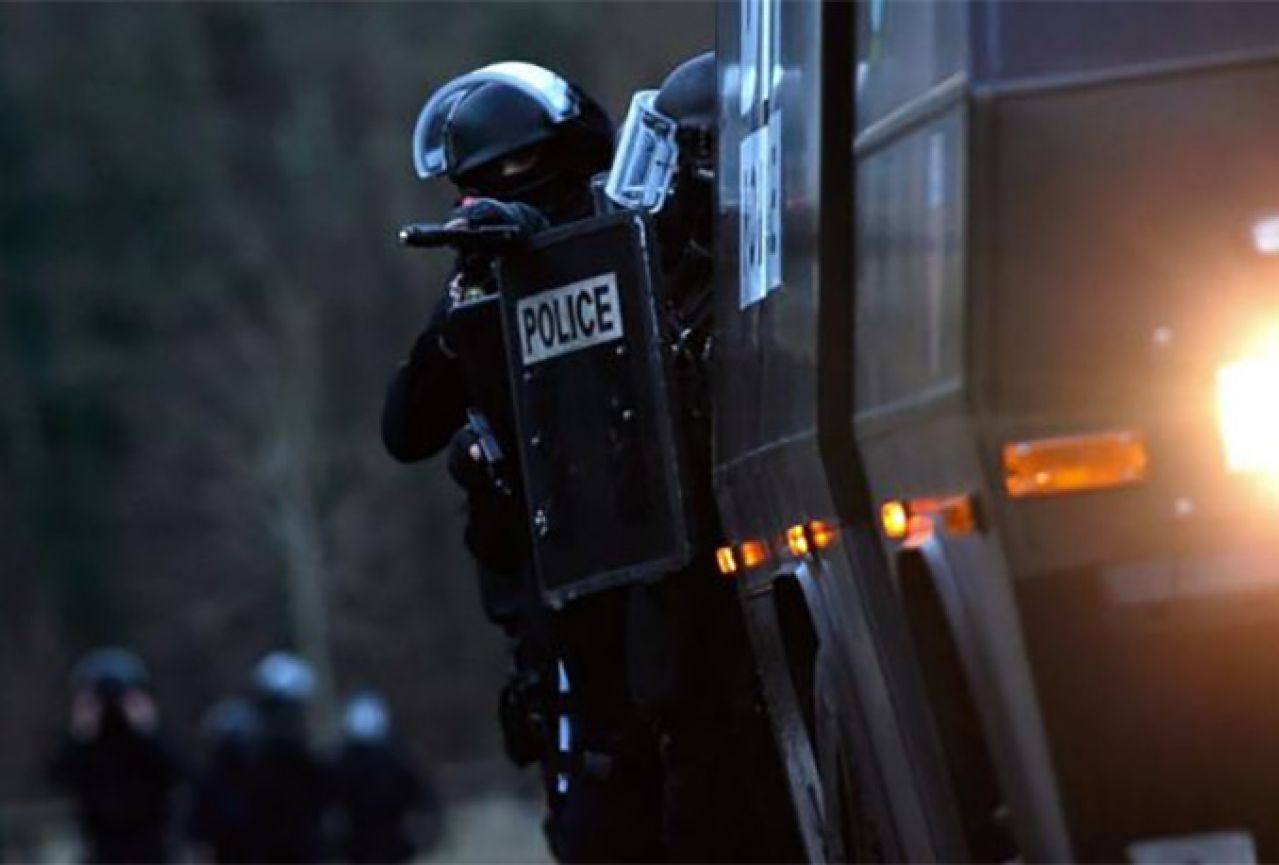 Nove protuterorističke mjere: Francuska produžava izvanredno stanje
