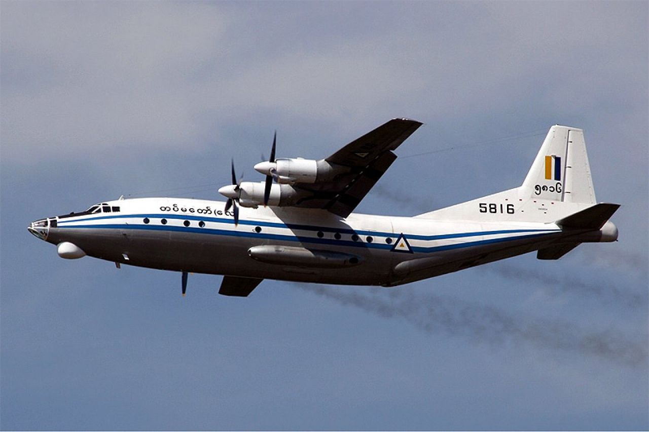S radara nestao vojni avion sa 116 osoba