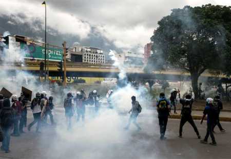 https://storage.bljesak.info/article/201665/450x310/venezuela-djeca-prosvjed.jpg