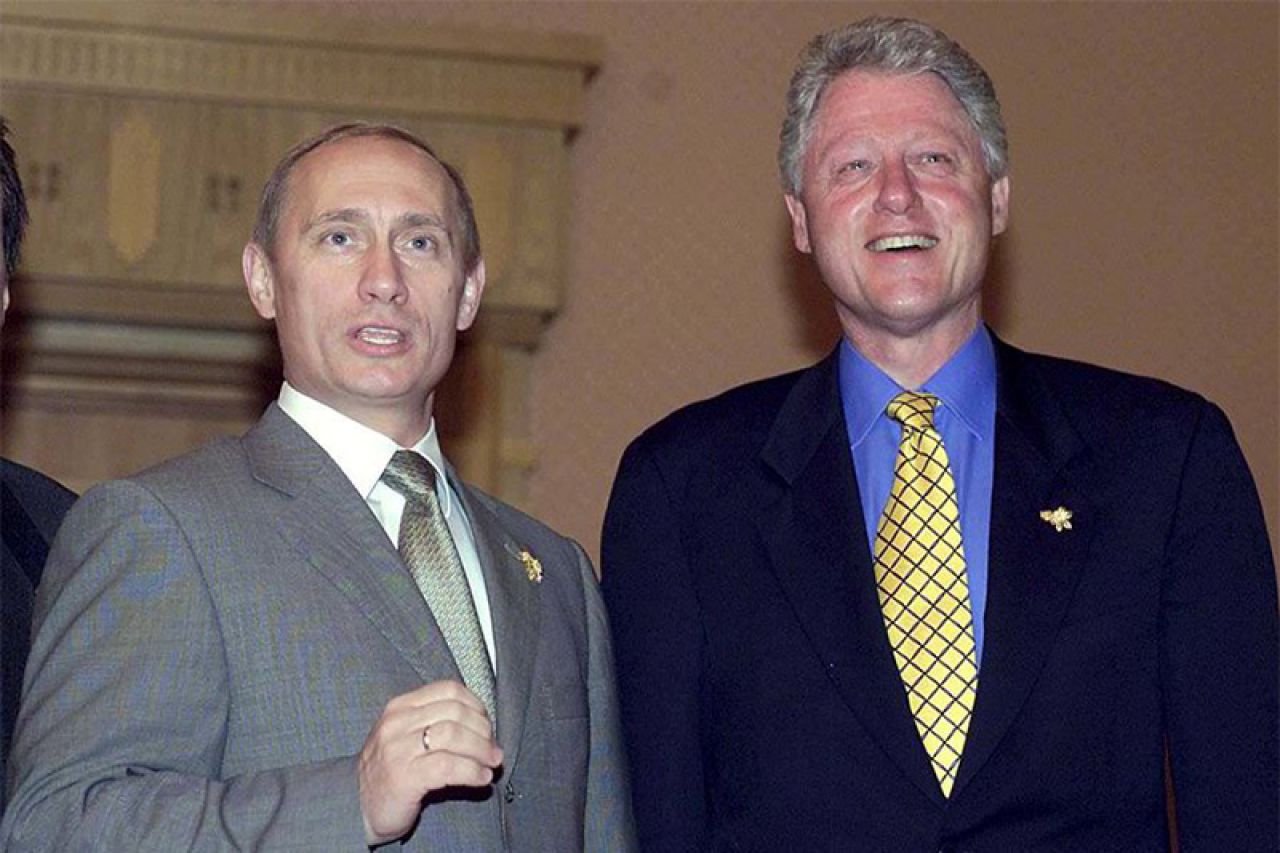 Putin tvrdi da je razgovarao s Clintonom o pridruženju Rusije NATO-u