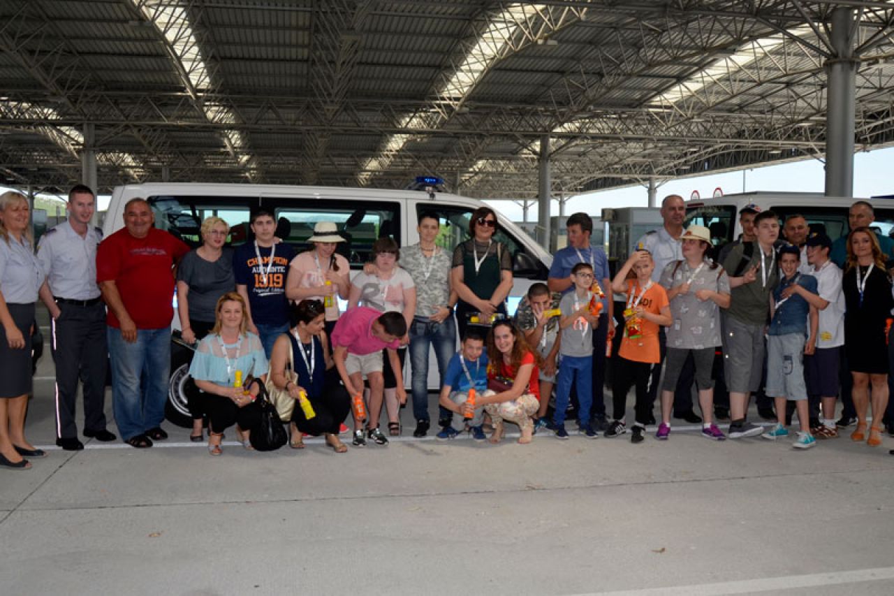 Učenici OŠ za djecu s posebnim potrebama Mostar posjetili GP Doljani