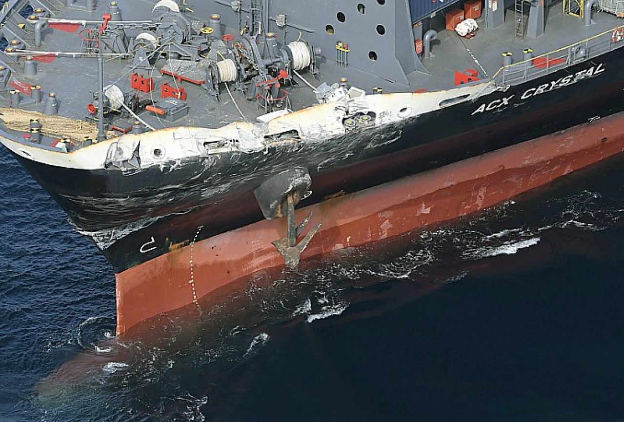 Nestali mornari: Američki razarač se sudario s trgovačkim brodom 
