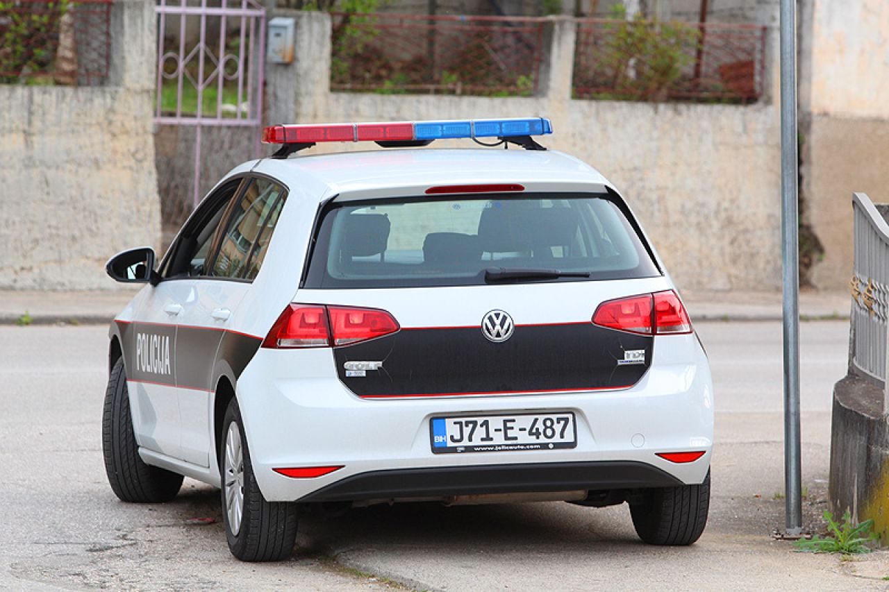 Policijski pretresi zbog kriminalnih radnji oko vozačkih ispita