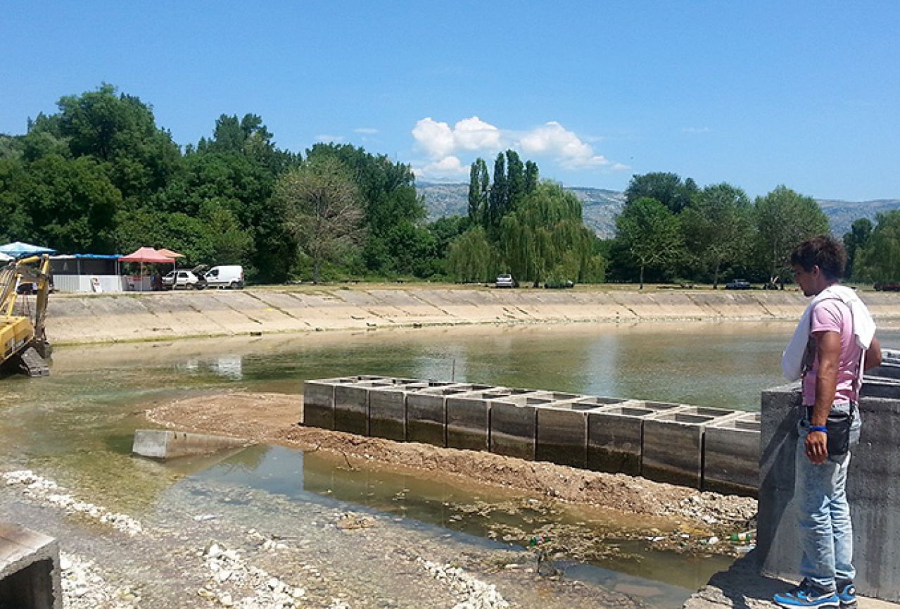 Na Bunici postavljena betonska brana