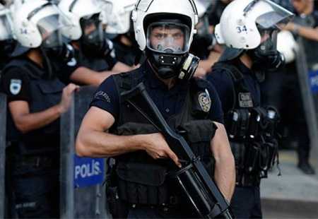 https://storage.bljesak.info/article/202920/450x310/turska-policija2.jpg