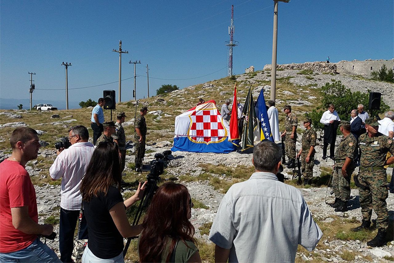 Na Merdžan glavi otkriven spomenik hrvatskim braniteljima