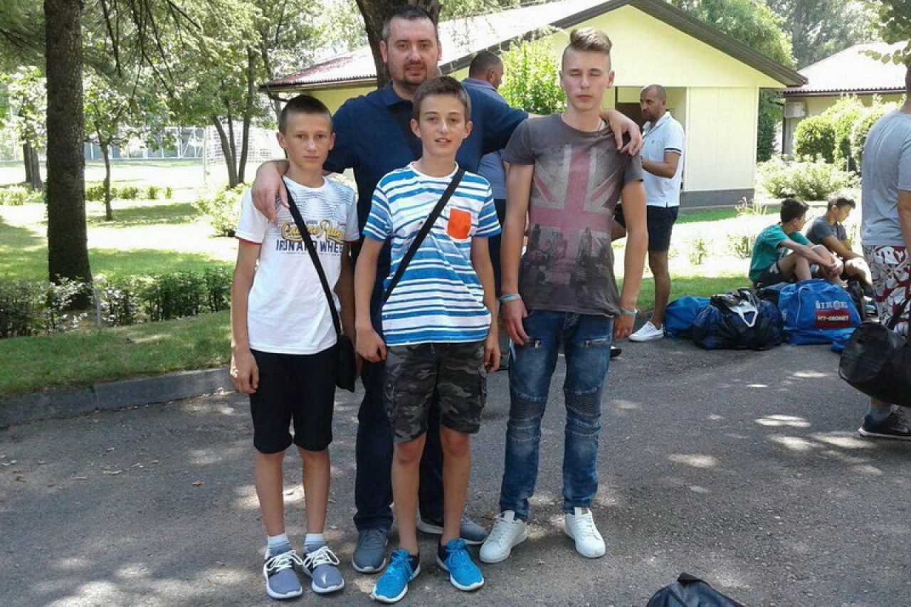 Četvero mladih košarkaša iz Rame u kampu Bojana Bogdanovića