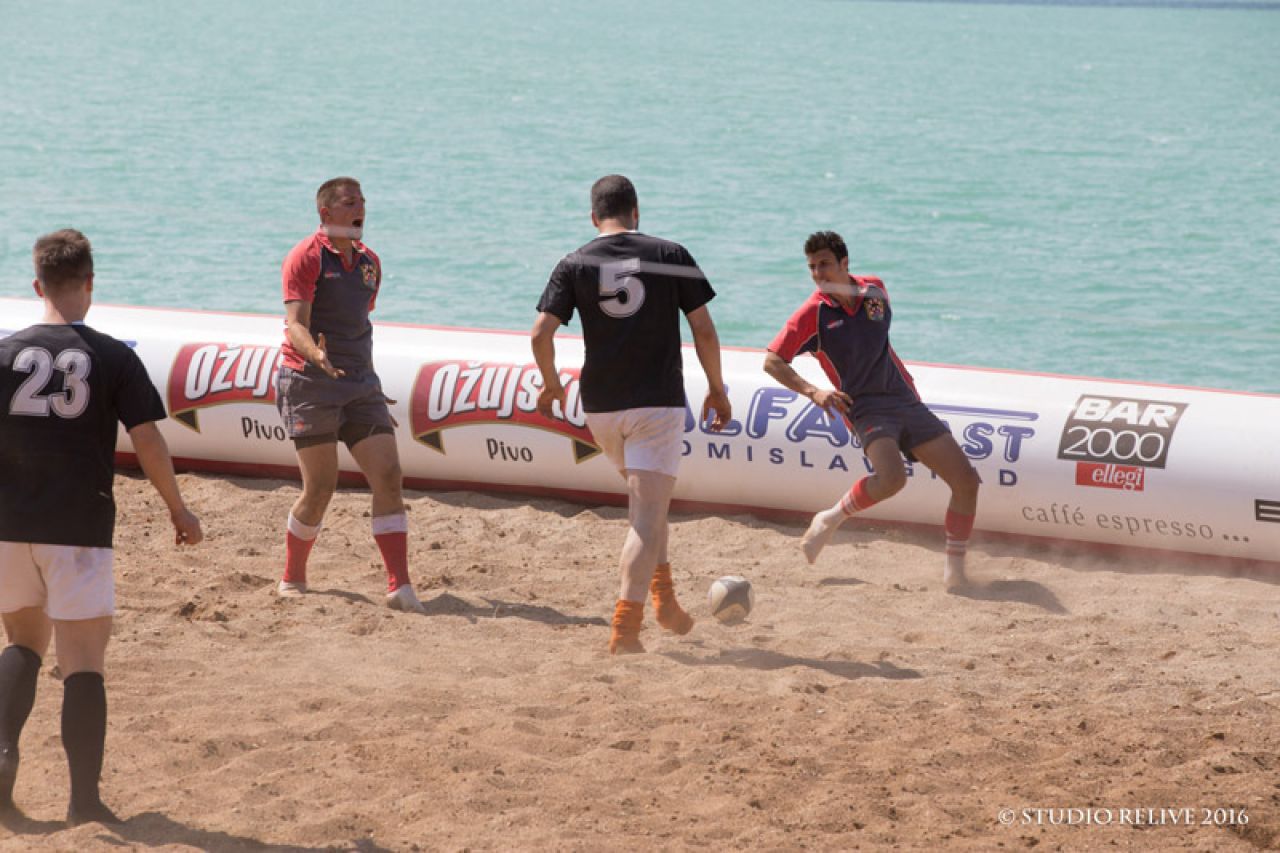 Luda zabava na vrućem pijesku: Evo što vas očekuje na Beach rugby festu