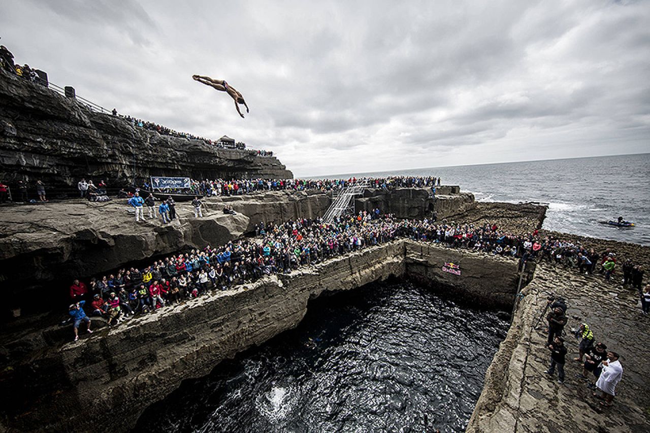 Red Bull Cliff Diving: Aktualni prvaci pobjedom u Irskoj započeli novu sezonu