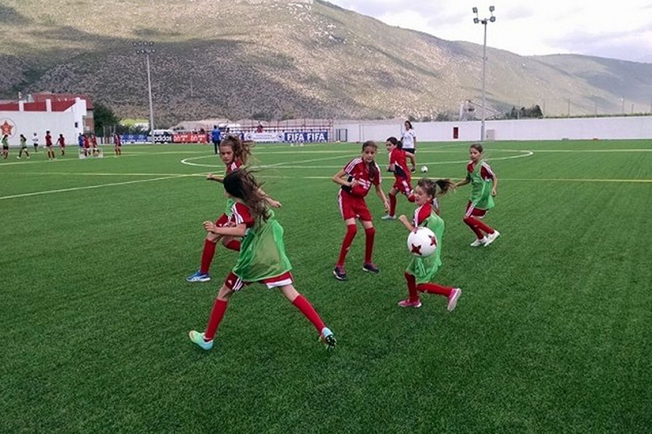 Najmlađe nogometašice se družile u Mostar