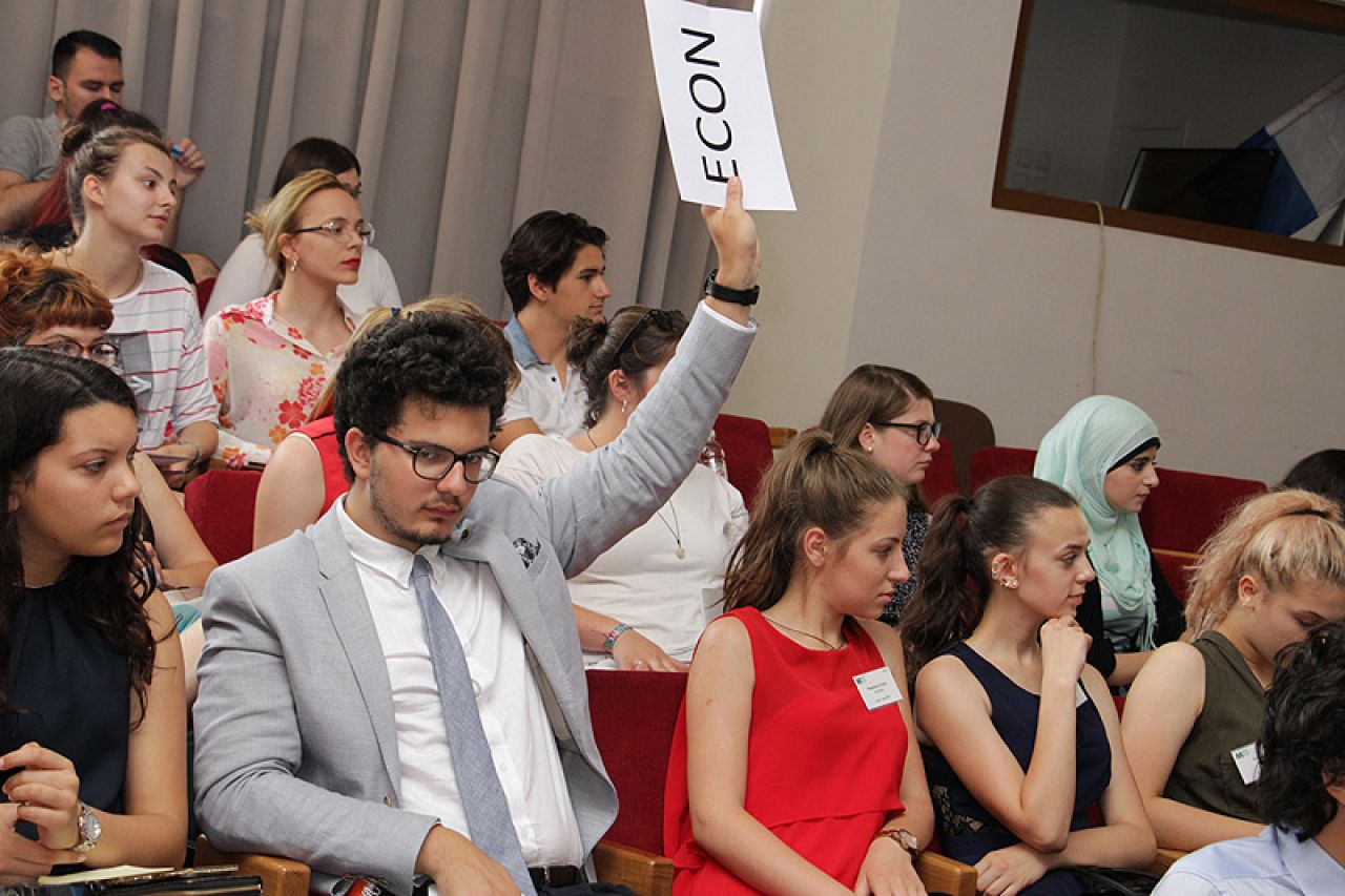 U Mostaru održan Regionalni forum Europskog parlamenta mladih