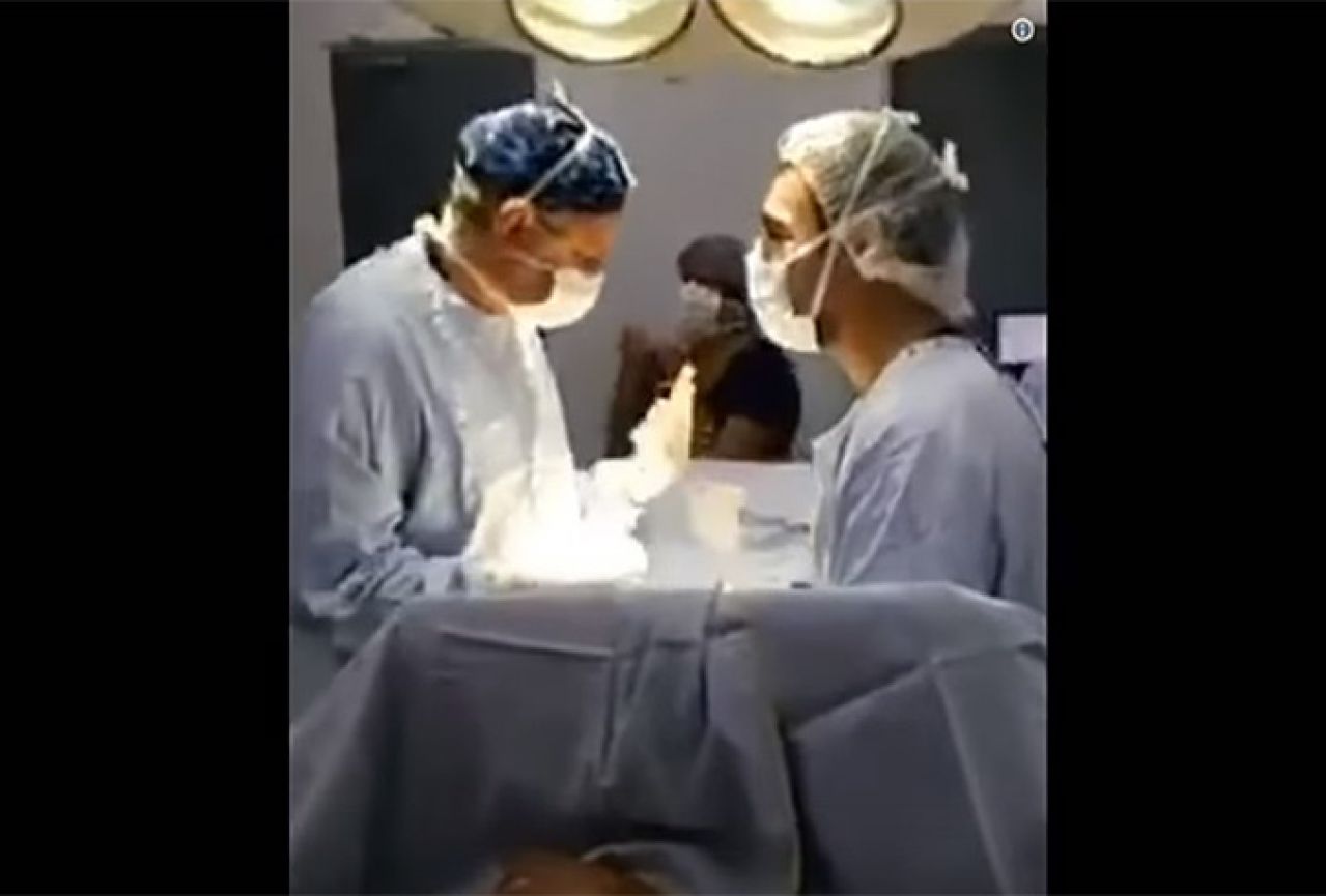 VIDEO | Liječnici prekinuli operaciju zbog utakmice