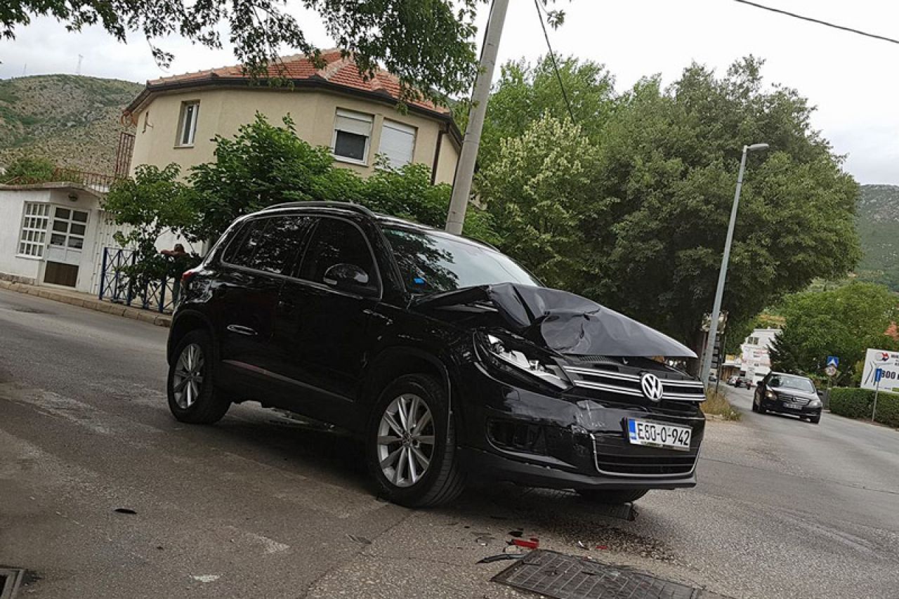 Mostar: Lakša prometna nesreća u Rudarskoj ulici