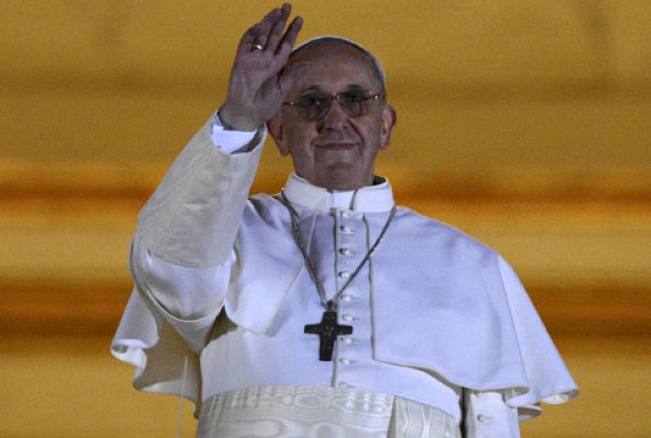 Papa smijenio konzervativnog čelnika za nauk vjere