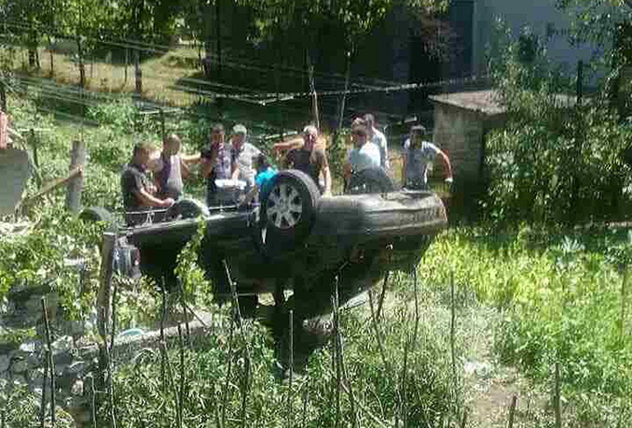Nesreća kod Konjica: Dva mladića s teškim ozljedama hospitalizirana u Mostaru