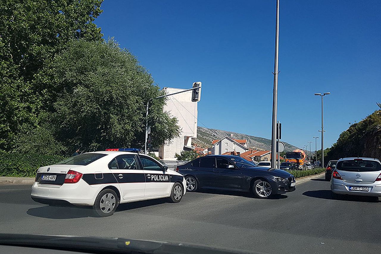Mostar: BMW se ''nasadio'' na otok