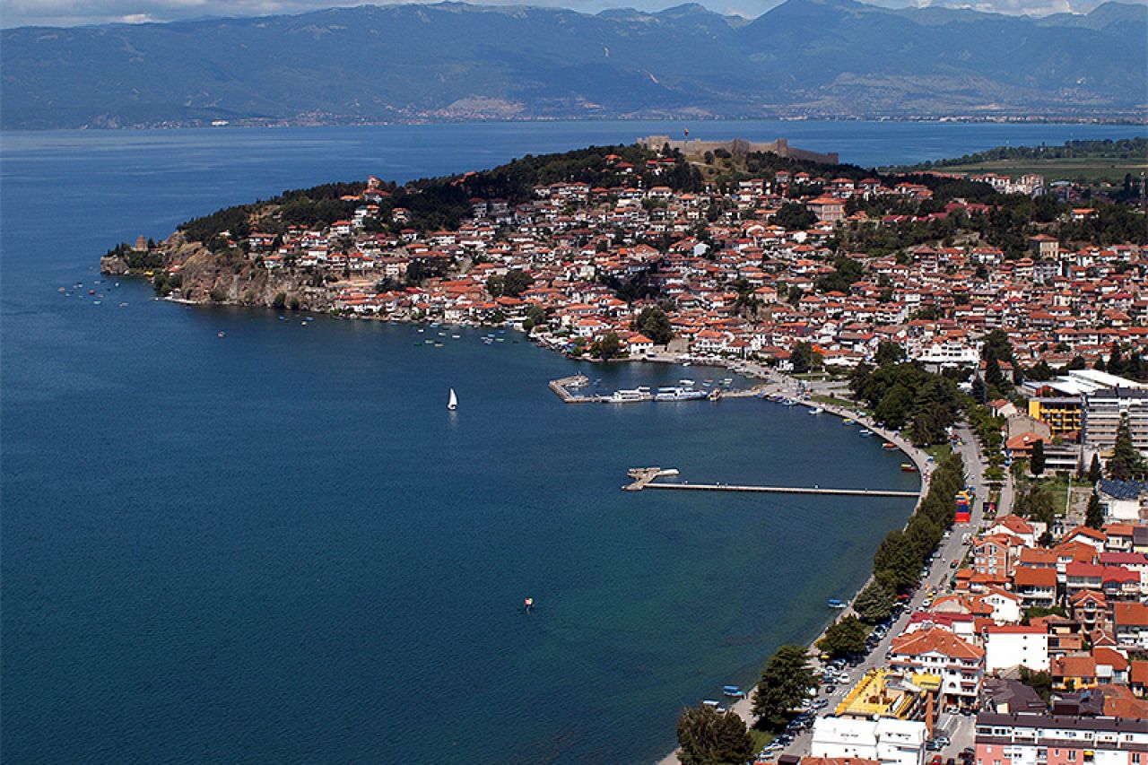 Spava se pod vedrim nebom: U Ohridu zabilježeno više od 1.200 potresa