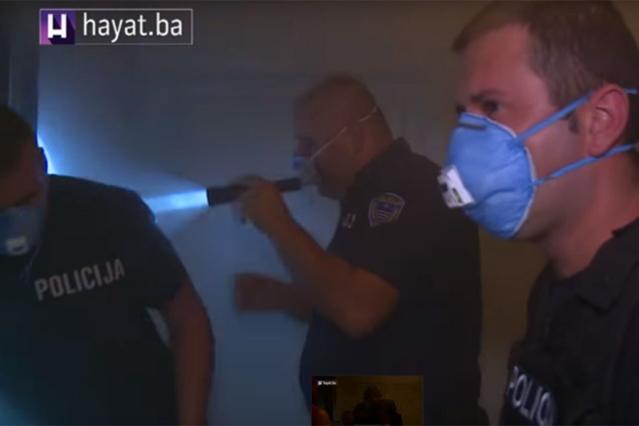 VIDEO | Mostarski policajci spasili djevojčice od požara